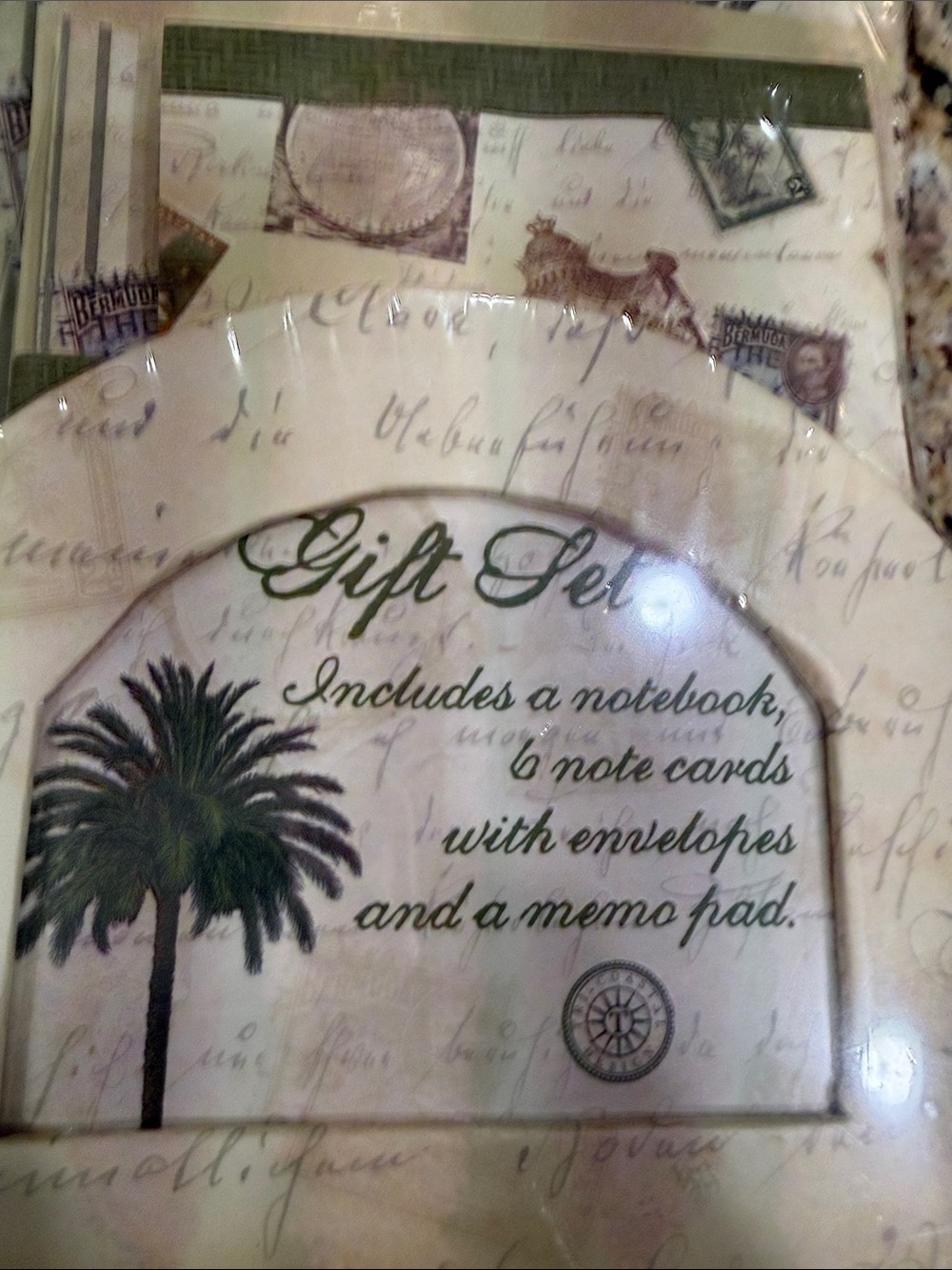 Gift Set - Picture 3 of 10